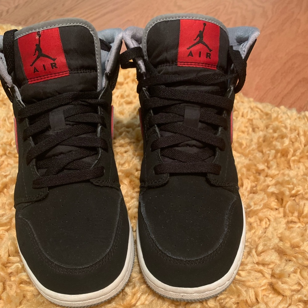 Boy’s Air Jordan basketball shoes